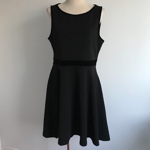 Z/C Signature - Black Midi Dress with velvet detail - Picture 5 of 7